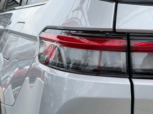 Used 2023 Jeep Grand Cherokee L Limited w/ Black Appearance Package image 9