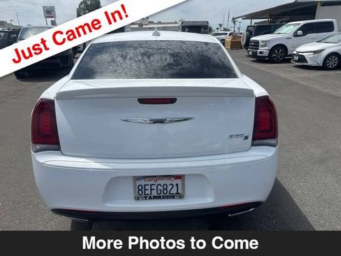 Used 2018 Chrysler 300 S w/ S Model Appearance Package RWD image 4