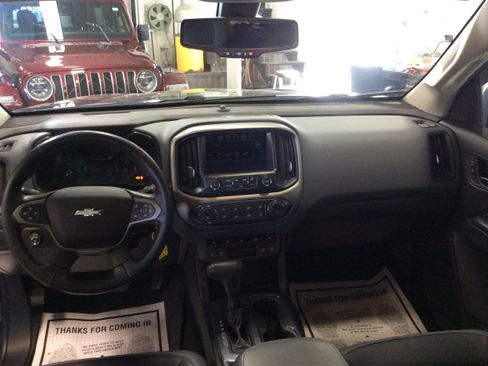 Used 2018 Chevrolet Colorado Z71 w/ Centennial Edition image 15