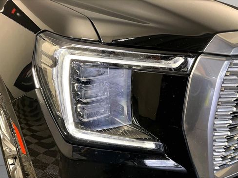 Used 2024 GMC Yukon Denali RWD image 27