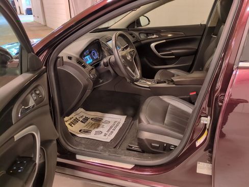 Used 2017 Buick Regal Sport Touring image 17