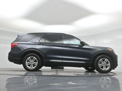 Certified 2022 Ford Explorer XLT image 50