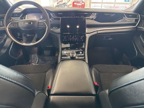 Used 2024 Jeep Grand Cherokee Trailhawk w/ Luxury Tech Group III image 35