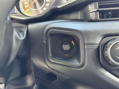 New 2025 Jeep Wrangler Unlimited Rubicon w/ Convenience Group AWD/4WD image 22