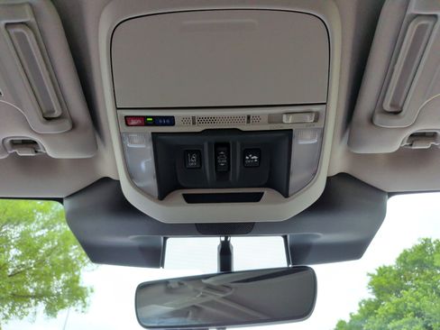 Used 2023 Subaru Forester Touring AWD/4WD image 31