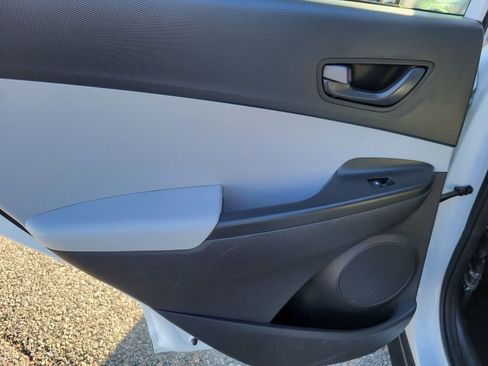 Used 2023 Hyundai Kona SEL image 32