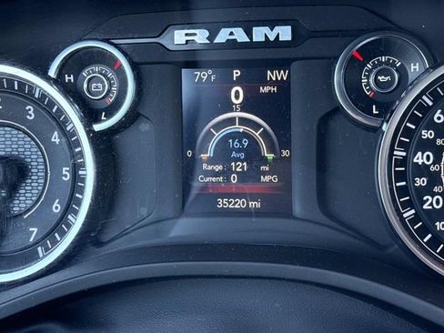 Used 2023 RAM 1500 Big Horn AWD/4WD image 16