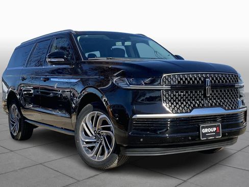 New 2025 Lincoln Navigator L Reserve AWD/4WD image 2