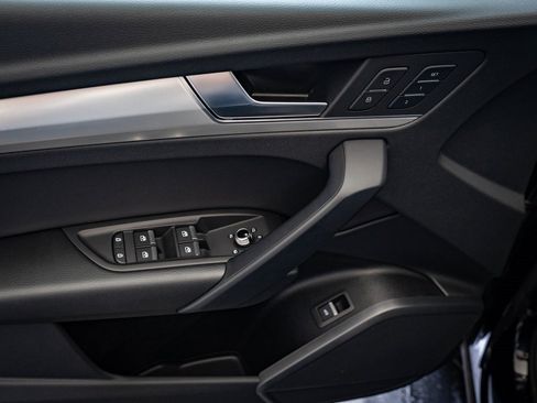 Certified 2025 Audi Q5 2.0T Premium w/ Convenience Plus Package image 26