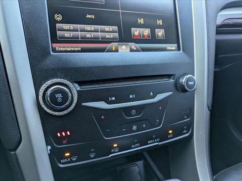 Used 2015 Ford Fusion SE w/ Equipment Group 202A FWD image 12