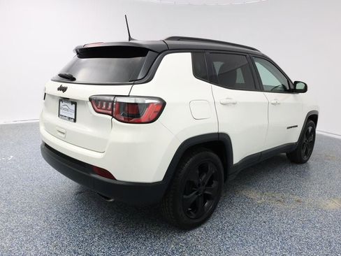 Used 2019 Jeep Compass Latitude image 3