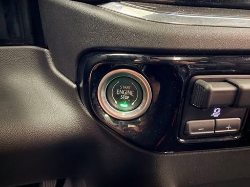 Certified 2025 Chevrolet Silverado 1500 High Country w/ High Country Premium Package AWD/4WD image 17