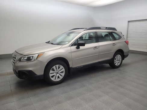 Used 2017 Subaru Outback 2.5i AWD/4WD image 2