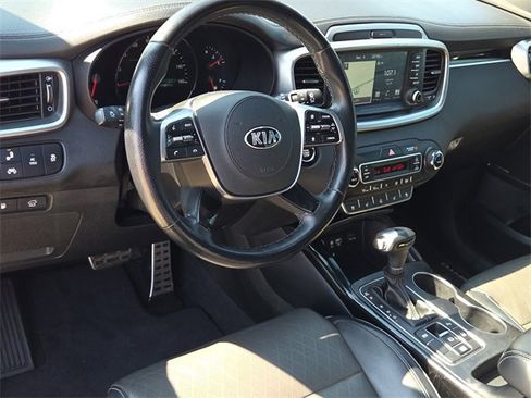 Used 2019 Kia Sorento SX image 15
