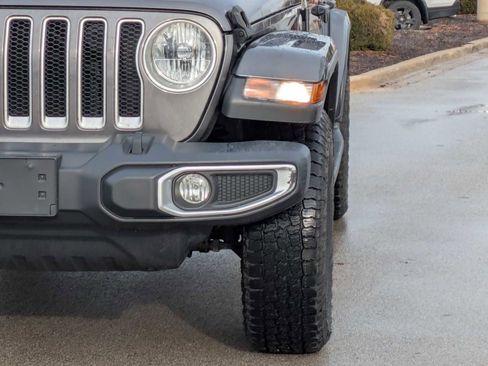 Used 2019 Jeep Wrangler Unlimited Sahara image 11