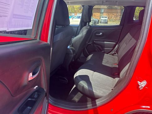 Used 2018 Jeep Renegade Altitude AWD/4WD image 15
