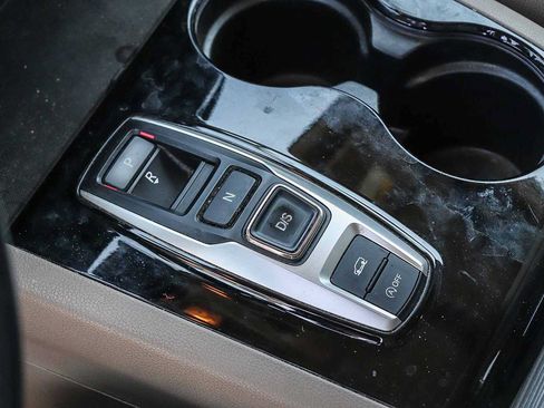 Used 2017 Honda Pilot Touring image 18