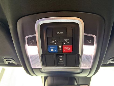 Used 2022 RAM 1500 Laramie AWD/4WD image 34