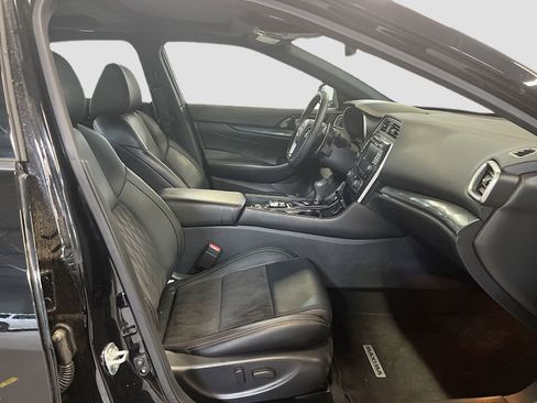 Used 2023 Nissan Maxima SR w/ Sport Mat Group image 31
