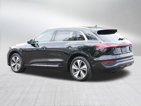Used 2024 Audi Q8 e-tron Premium Plus w/ Premium Plus Package AWD/4WD image 5