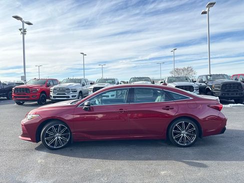 Used 2021 Toyota Avalon XSE image 6