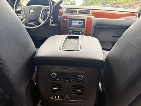 Used 2013 Chevrolet Avalanche LTZ AWD/4WD image 76