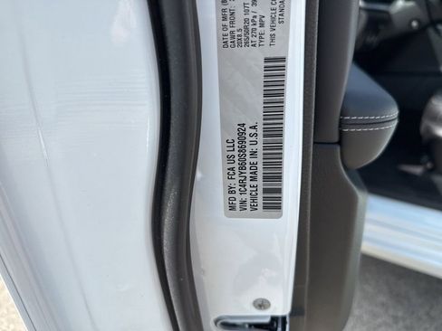 New 2025 Jeep Grand Cherokee Limited 4xe image 47