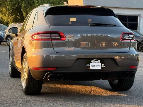Used 2018 Porsche Macan AWD/4WD image 3