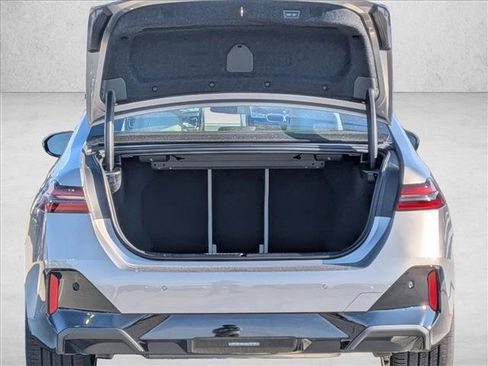 New 2026 BMW 550e xDrive w/ Premium Package image 19