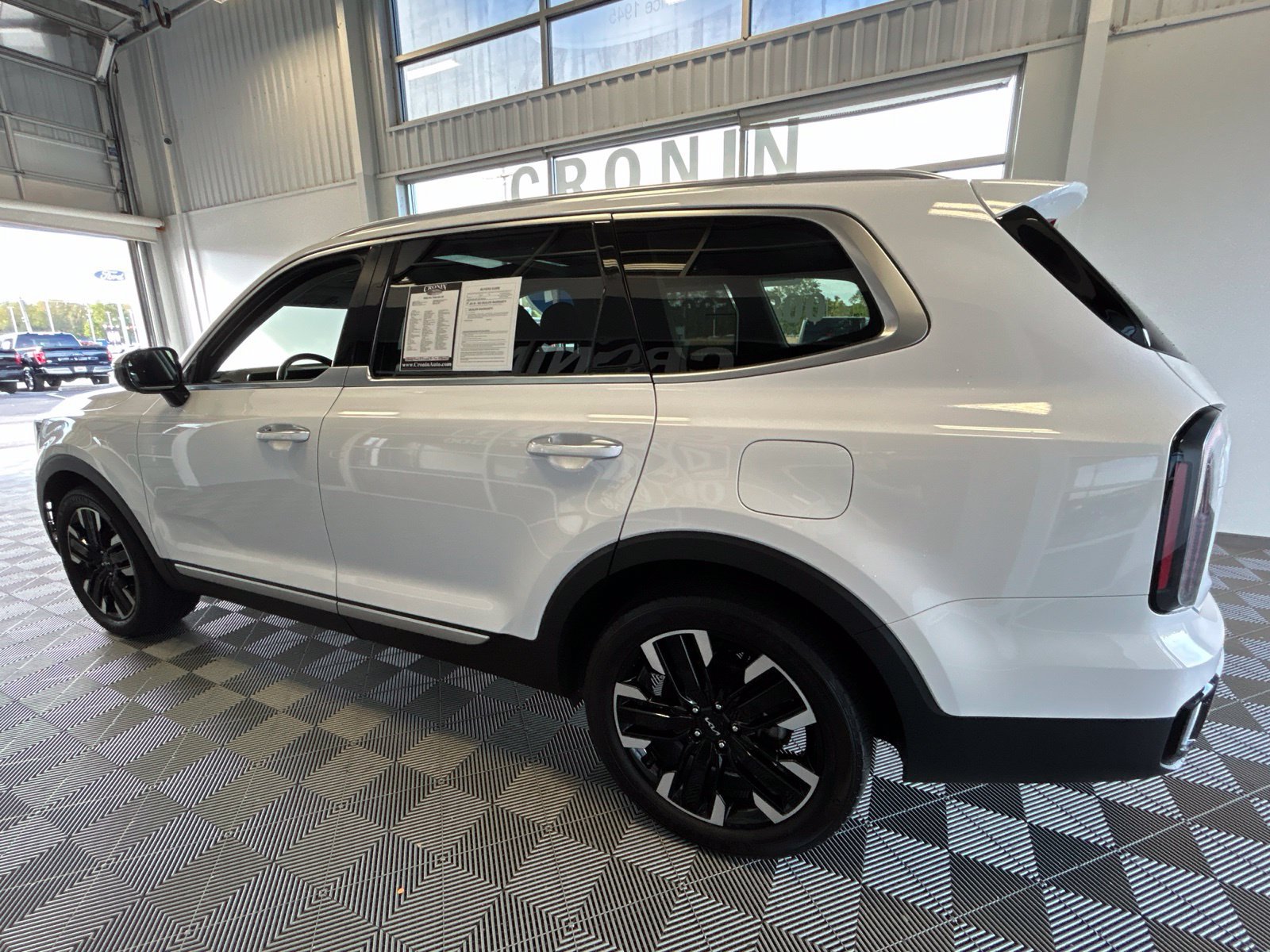 Used 2023 Kia Telluride SX AWD/4WD image 4