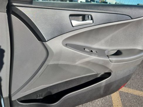 Used 2014 Hyundai Sonata GLS image 12