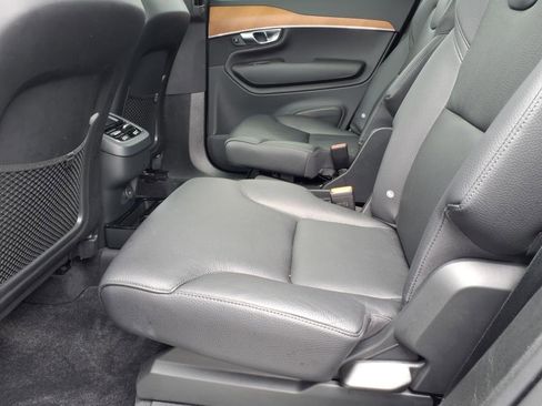 Used 2022 Volvo XC90 T6 Momentum image 17