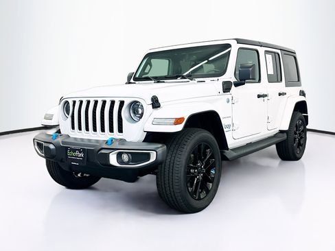 Used 2023 Jeep Wrangler Unlimited Sahara w/ Cold Weather Group AWD/4WD image 3