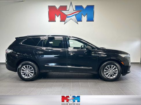 Used 2023 Buick Enclave Essence AWD/4WD image 1