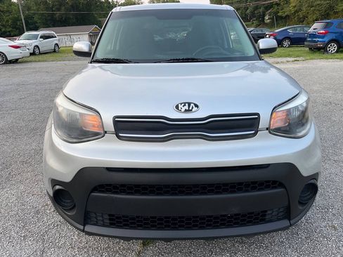 Used 2018 Kia Soul w/ Convenience Package FWD image 2