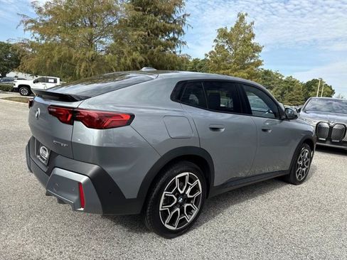 Used 2026 BMW X2 xDrive28i AWD/4WD image 3