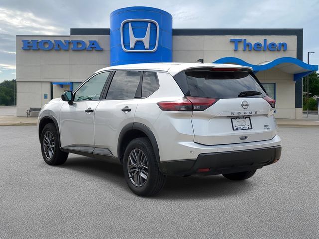 Used 2024 Nissan Rogue S AWD/4WD image 3