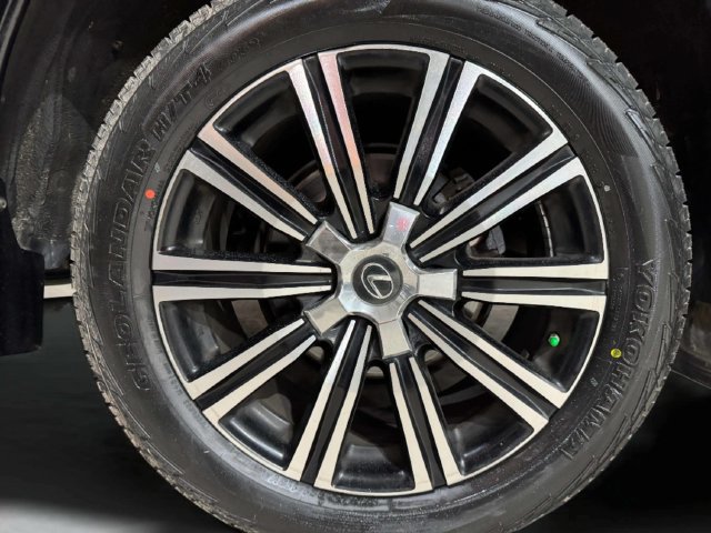 Used 2019 Lexus LX 570 4WD w/ Luxury Package image 40
