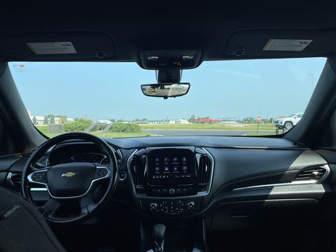 Used 2022 Chevrolet Traverse LT AWD/4WD image 17