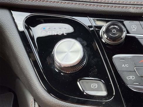 New 2026 Chrysler Pacifica Pinnacle image 21