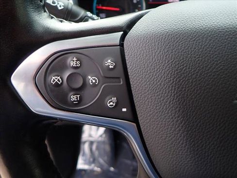 Used 2020 Chevrolet Traverse LT w/ Driver Confidence II Package image 15