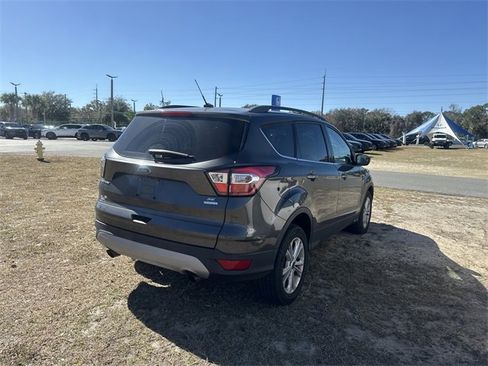 Used 2018 Ford Escape SE image 5