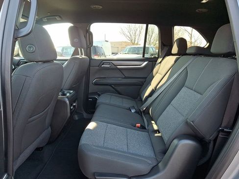 Used 2025 GMC Acadia Elevation image 10