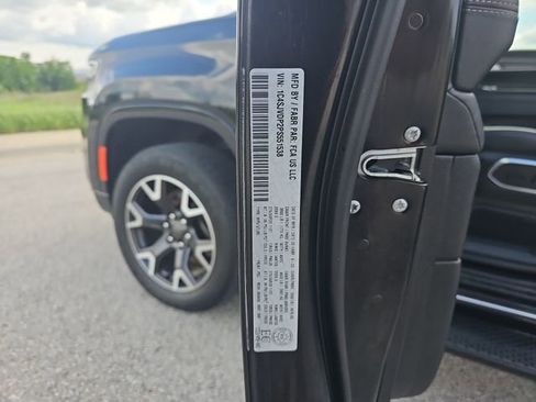 Used 2023 Jeep Wagoneer Series III w/ Preferred Equipment Group image 34