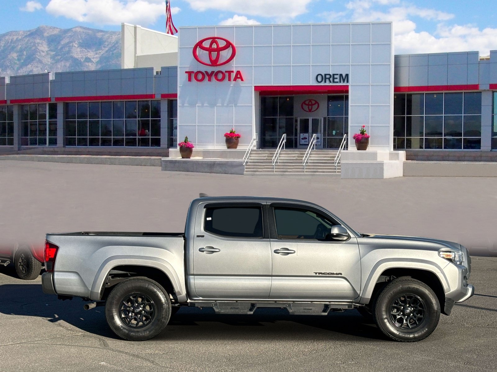 Used 2019 Toyota Tacoma SR5 RWD image 3