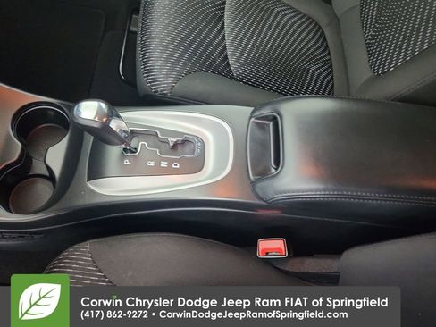 Used 2019 Dodge Journey SE image 28