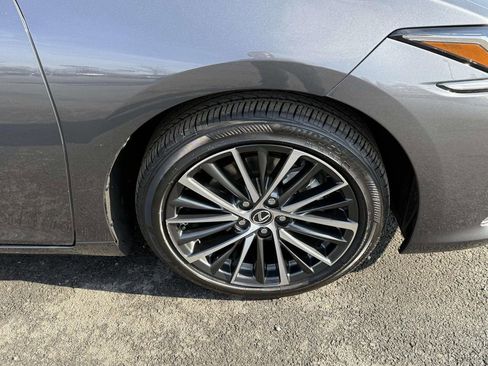 Used 2024 Lexus ES 250 w/ Premium Package image 7