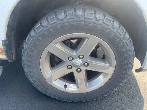 Used 2014 RAM 1500 Express AWD/4WD image 12