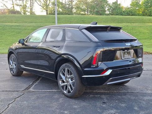 New 2026 Cadillac Optiq Luxury 2 AWD/4WD image 4