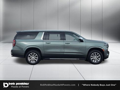 Used 2023 Chevrolet Suburban Premier AWD/4WD image 24